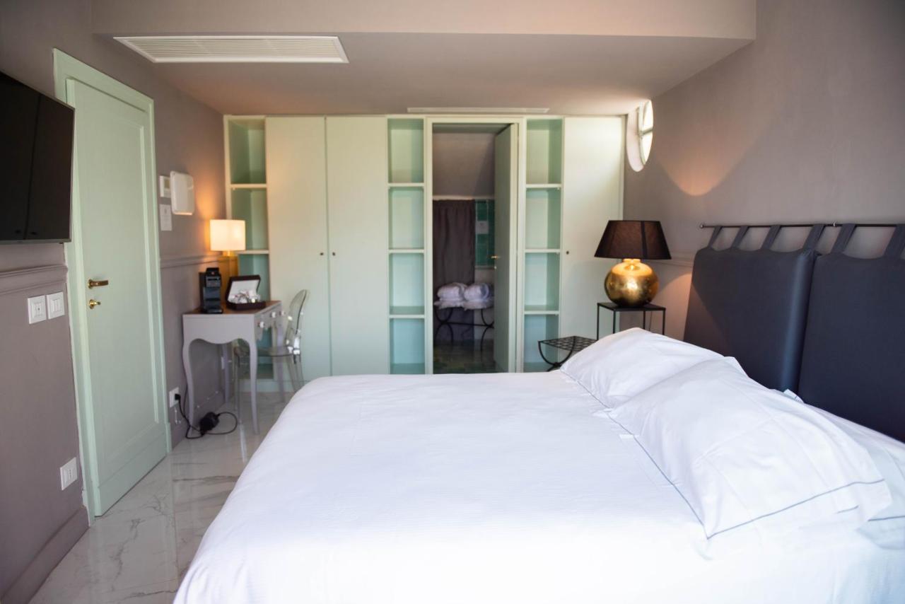 La Librata Boutique Hotel テッラチーナ エクステリア 写真
