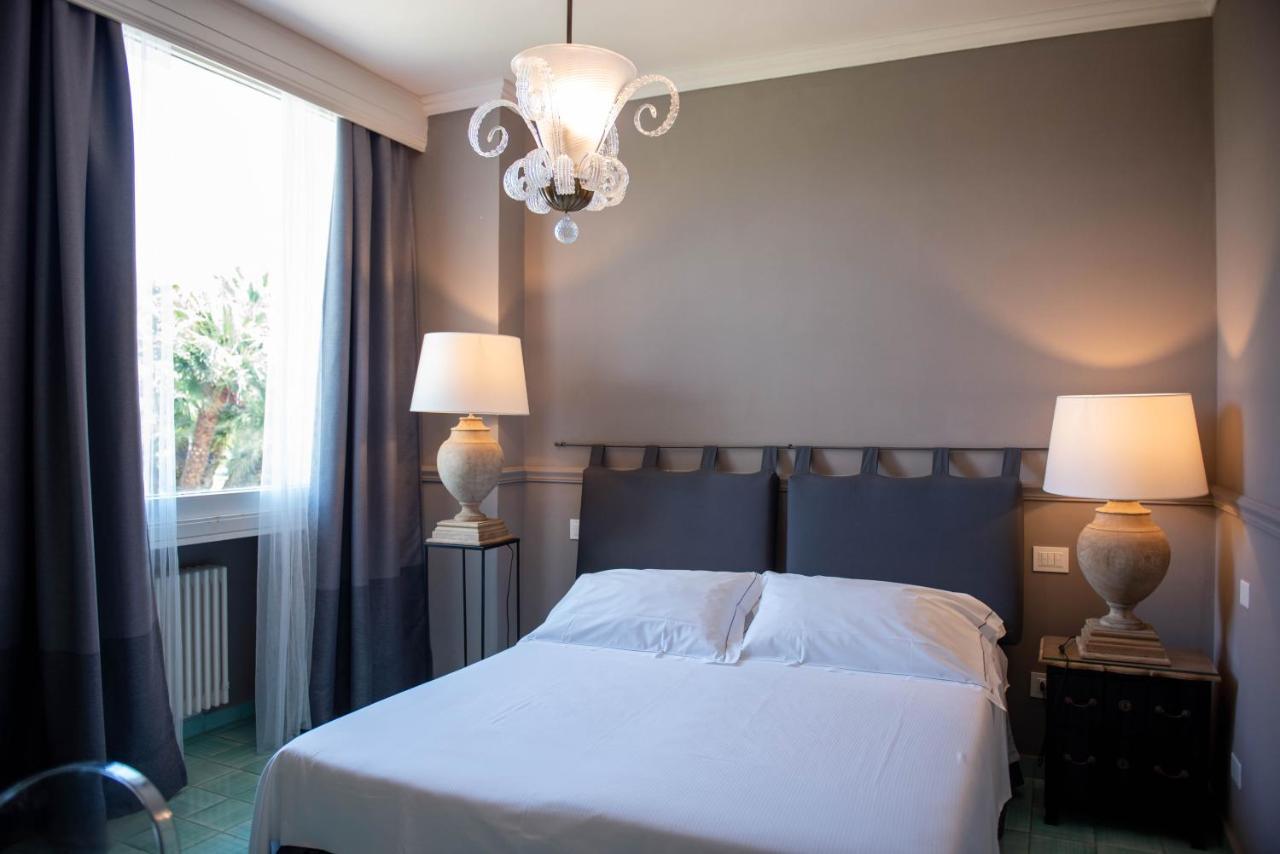 La Librata Boutique Hotel テッラチーナ エクステリア 写真